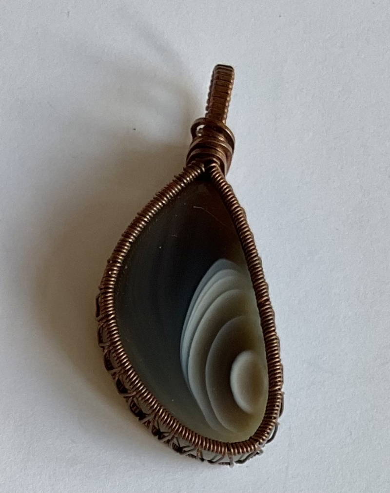 Agate Pendant with Copper Weaving